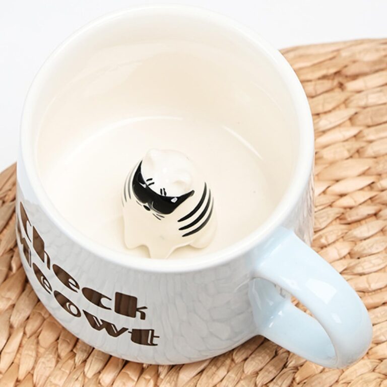 Découvrez la Tasse Magique 3D Chats : le Cadeau Incontournable pour Éblouir les Amatrices de Chats ! 🎉☕